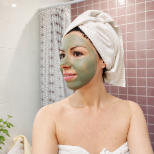 Rutina facial con jabón natural: cómo cuidar tu piel según su tipo + sérum y crema facial